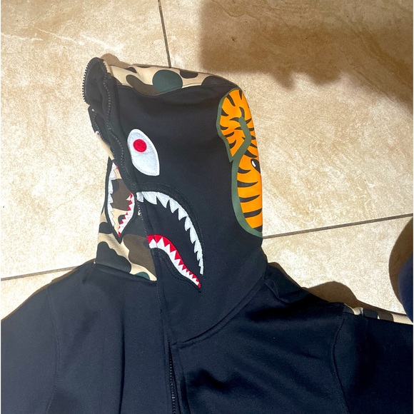 VINTAGE BAPE HOODIE - Picture 1 of 6